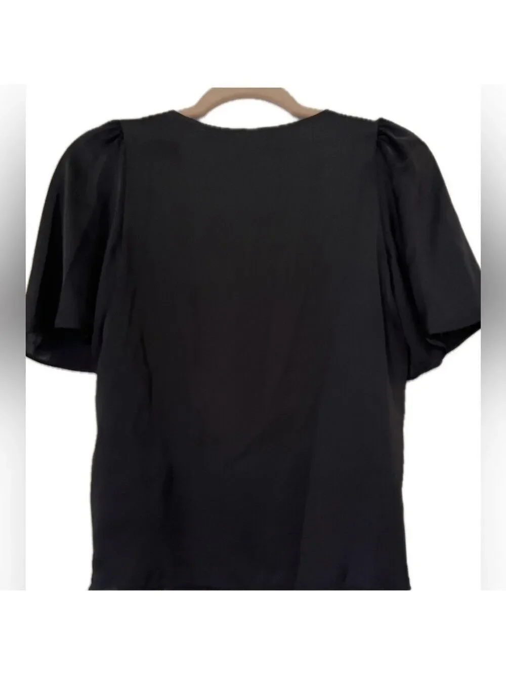 NWT BANANA REPUBLIC PETITE SATIN FLUTTER-SLEEVE TOP IN BLACK. SIZE XS